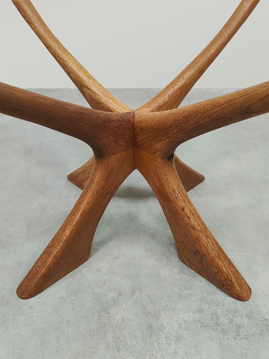 Vintage 'T118' round coffee table ronde salontafel Illum Wikkelsø for Niels Eilersen