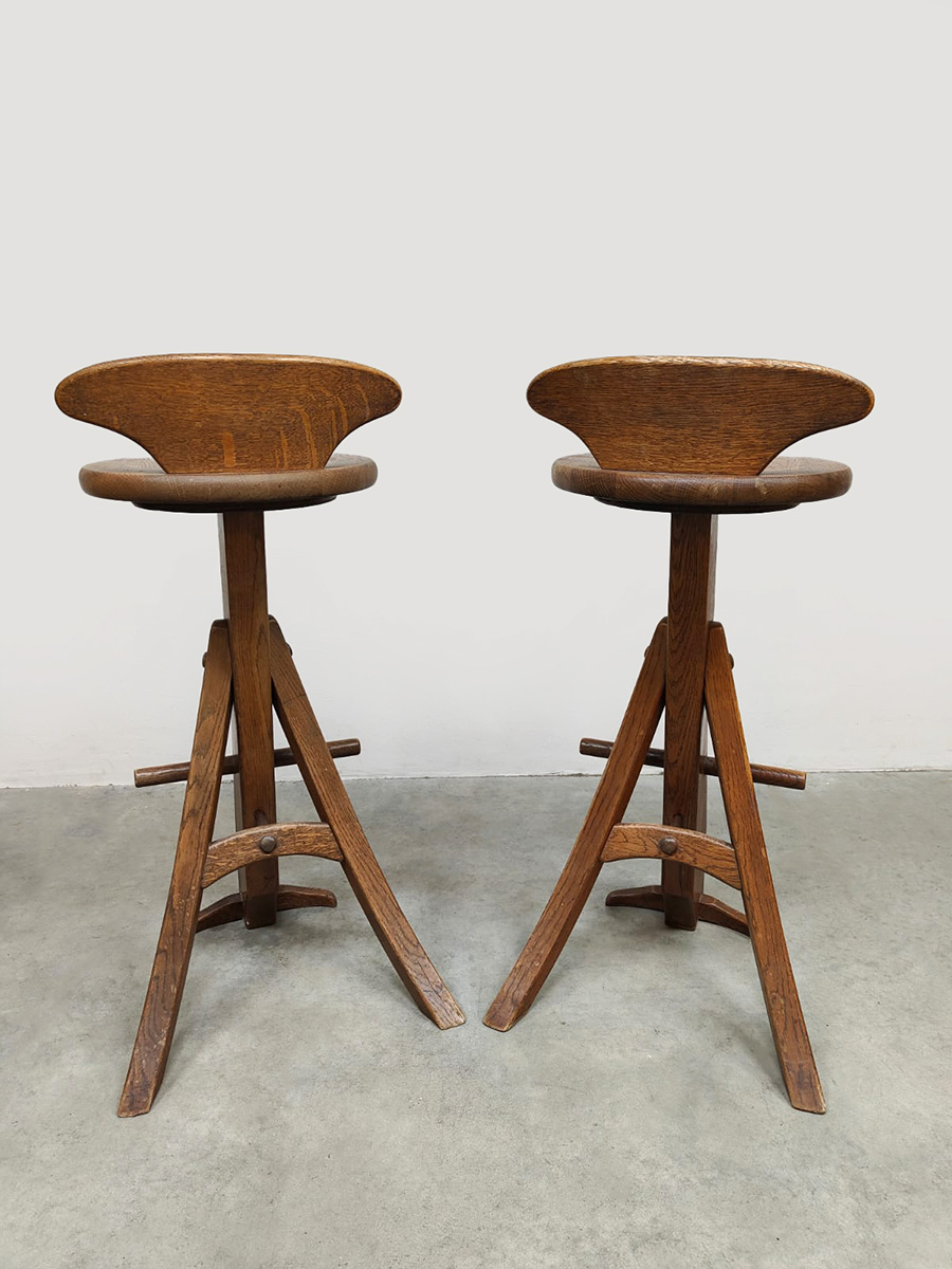 Vintage brutalist wooden bar stools Vintage brutalist wooden bar stools