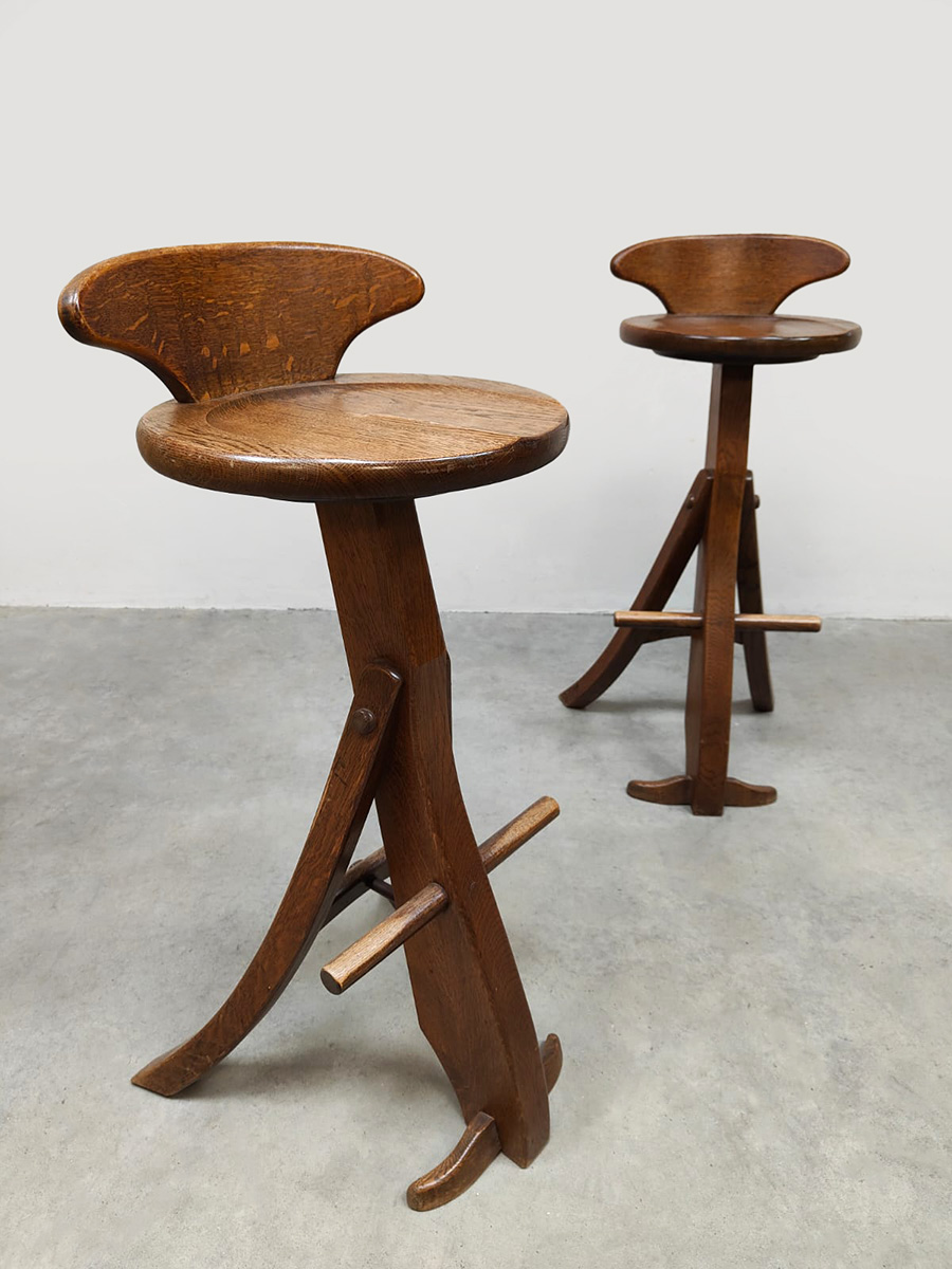 Vintage brutalist wooden bar stools Vintage brutalist wooden bar stools