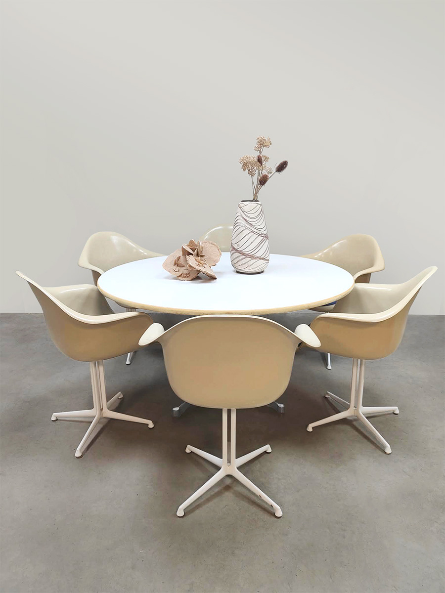 Vintage fiberglass la Fonda chairs dining set stoelen eetkamerset Charles & Ray Eames Herman Miller