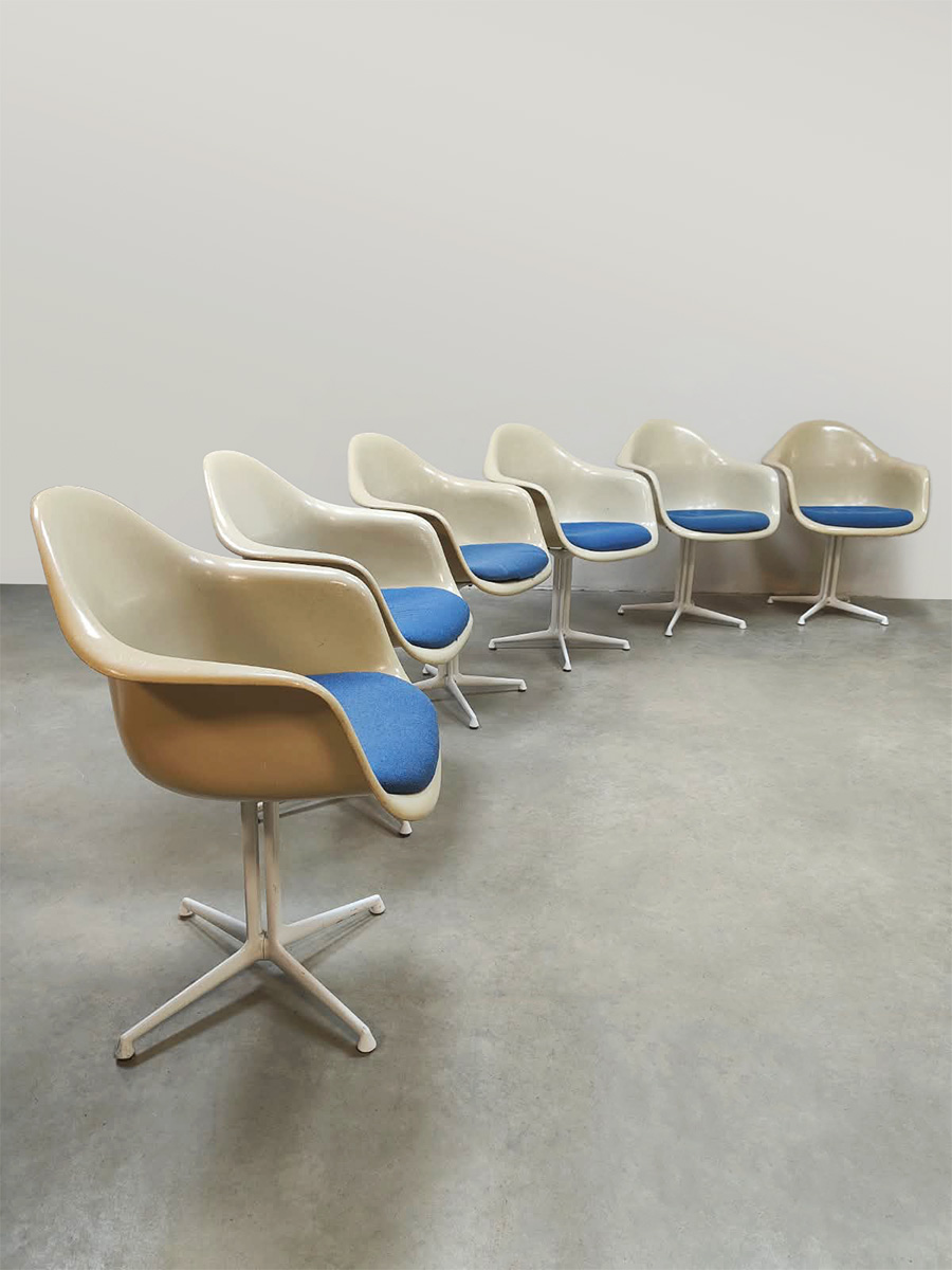 Vintage fiberglass la Fonda chairs dining set stoelen eetkamerset Charles & Ray Eames Herman Miller