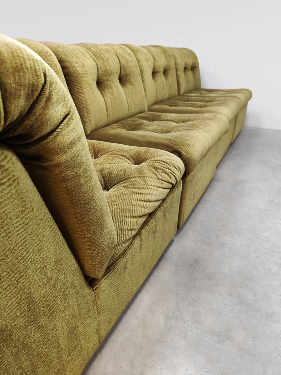 Midcentury interior design velvet green modular sofa modulair lounge bank ‘Green spirit’