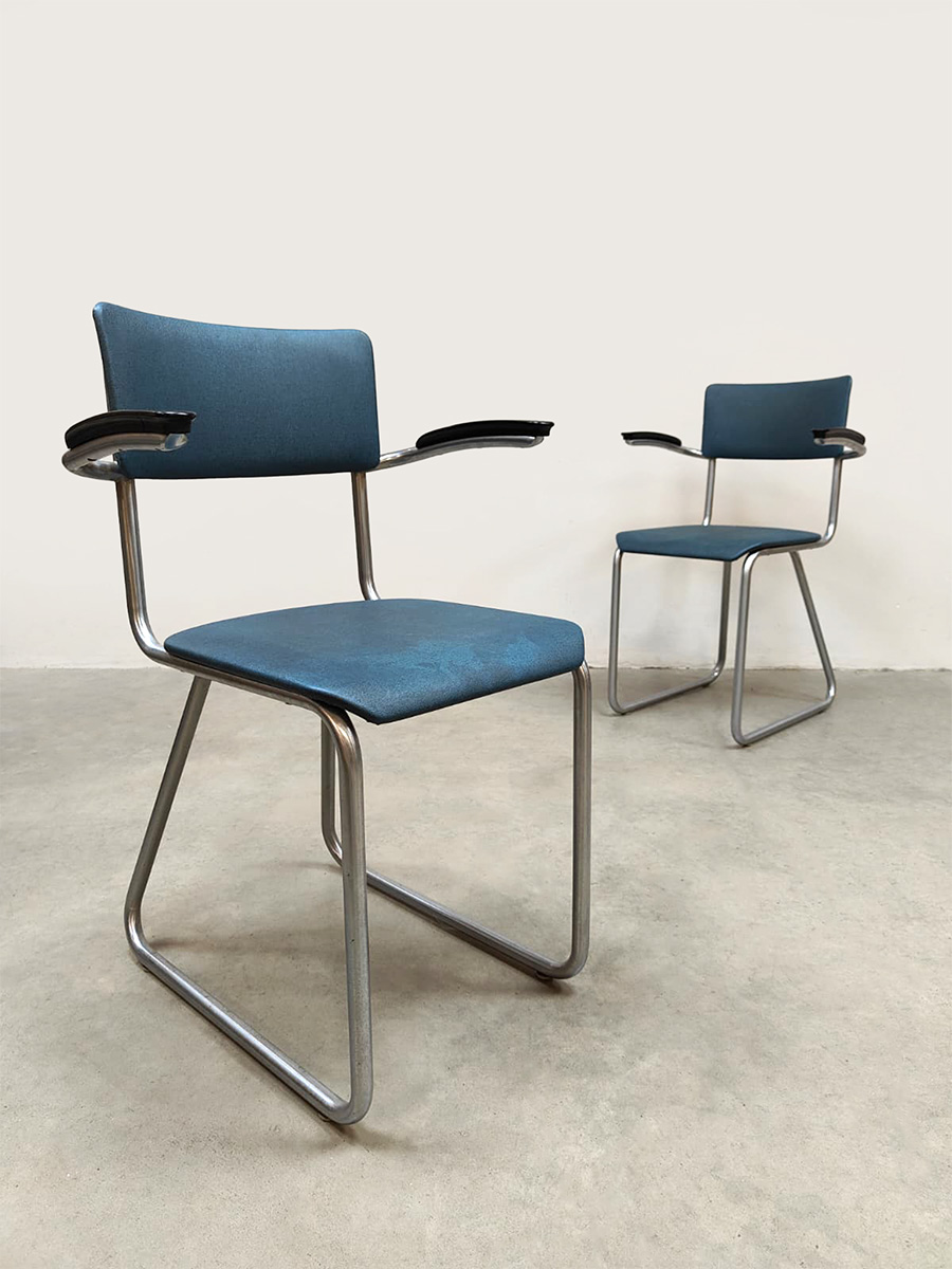 Midcentury interior Dutch design tubular dining chairs buisframe eetkamerstoelen Ahrend de Cirkel 1950