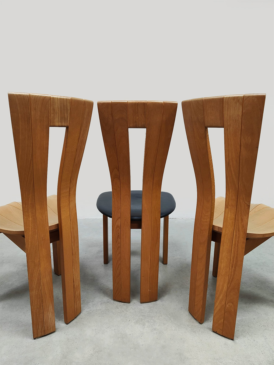 Midcentury interior French design wooden dining chairs houten eetkamerstoelen 'Pierre Chapo style'