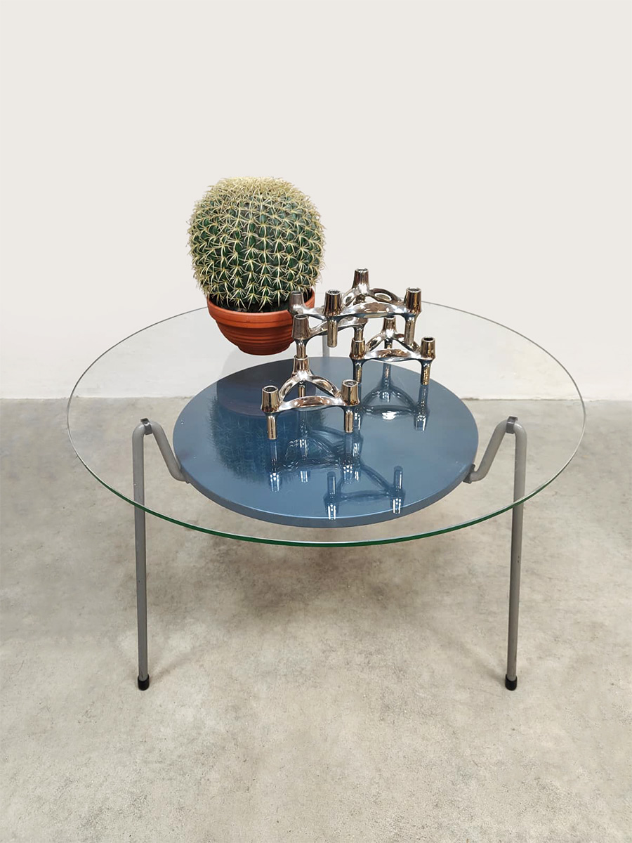 Midcentury interior design 'Mug' model 535 coffee table salontafel Wim Rietveld Gispen 1953 Midcentury interior design 'Mug' model 535 coffee table salontafel Wim Rietveld Gispen 1953